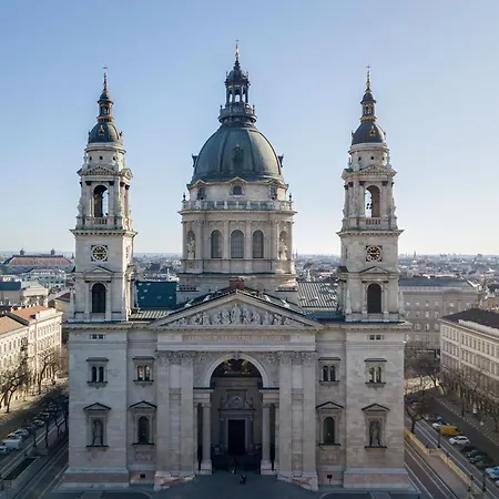 White & Gold Apartament