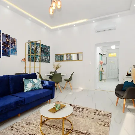 White & Gold Διαμέρισμα *